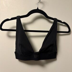 SKIMS Deep V Black Bra
